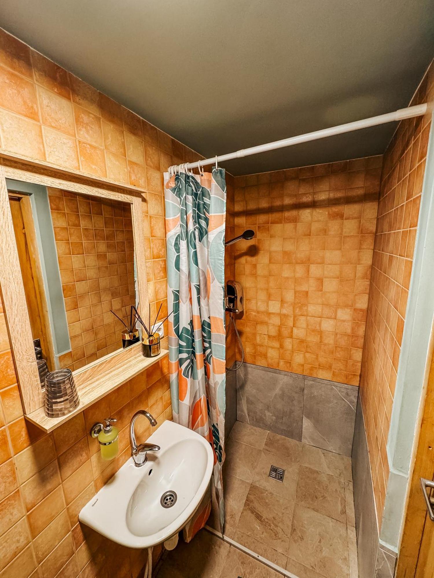 Little House Apartment Kaunas Bagian luar foto