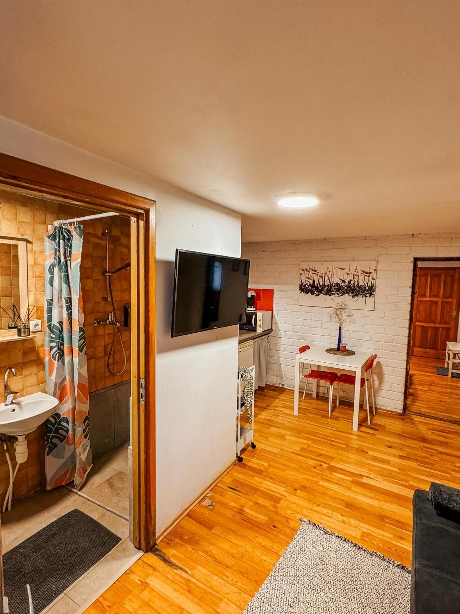Little House Apartment Kaunas Bagian luar foto